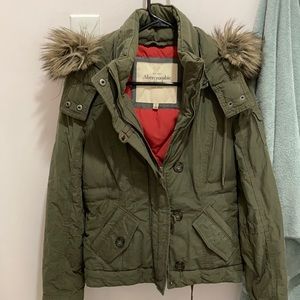 Abercrombie and Fitch green parka size xs with removable hood.